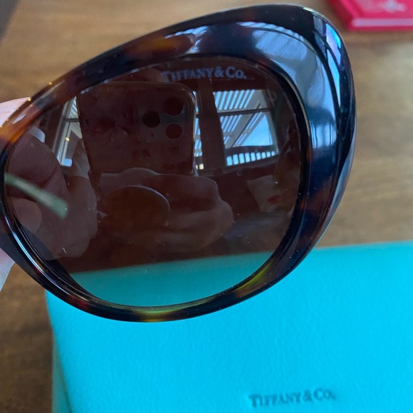 Tiffany & Co. TortoiseShell sunglasses Style TF4153 with case and cleaning cloth - Picture 2 of 9